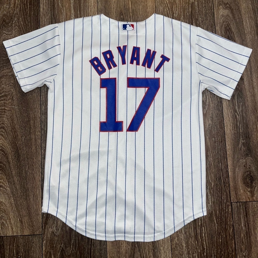 Majestic MLB Chicago Cubs Kris Bryant #17 Jersey - Picture 4 of 7